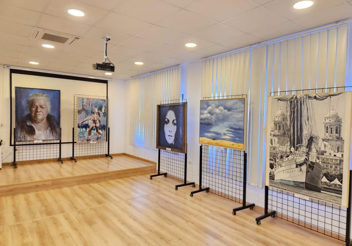 Fuente del Maestre acoge una muestra de las obras finalistas del II Premio de pintura 'José Gordillo'