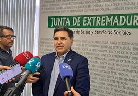 Foto: Jesús Vilés, gerente del SES, durante su intervención este martes. Vídeo: Los experto aseguran que el uso de la mascarilla es 'muy eficaz' para frenar propagación de virus.