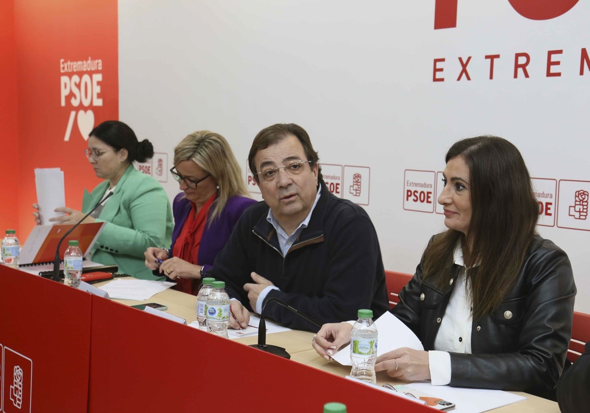 Fernández Vara, durante la celebración de una Ejecutiva Regional.