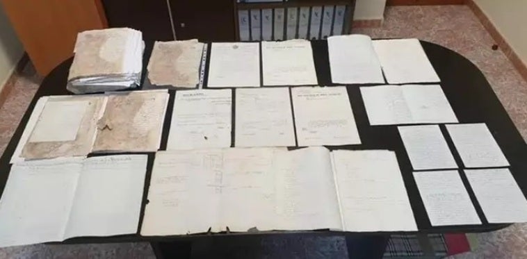 Documentos históricos de las minas de Almadén recuperados por la Guardia Civil.