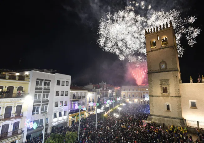 Pregón del Carnaval en la plaza de España.