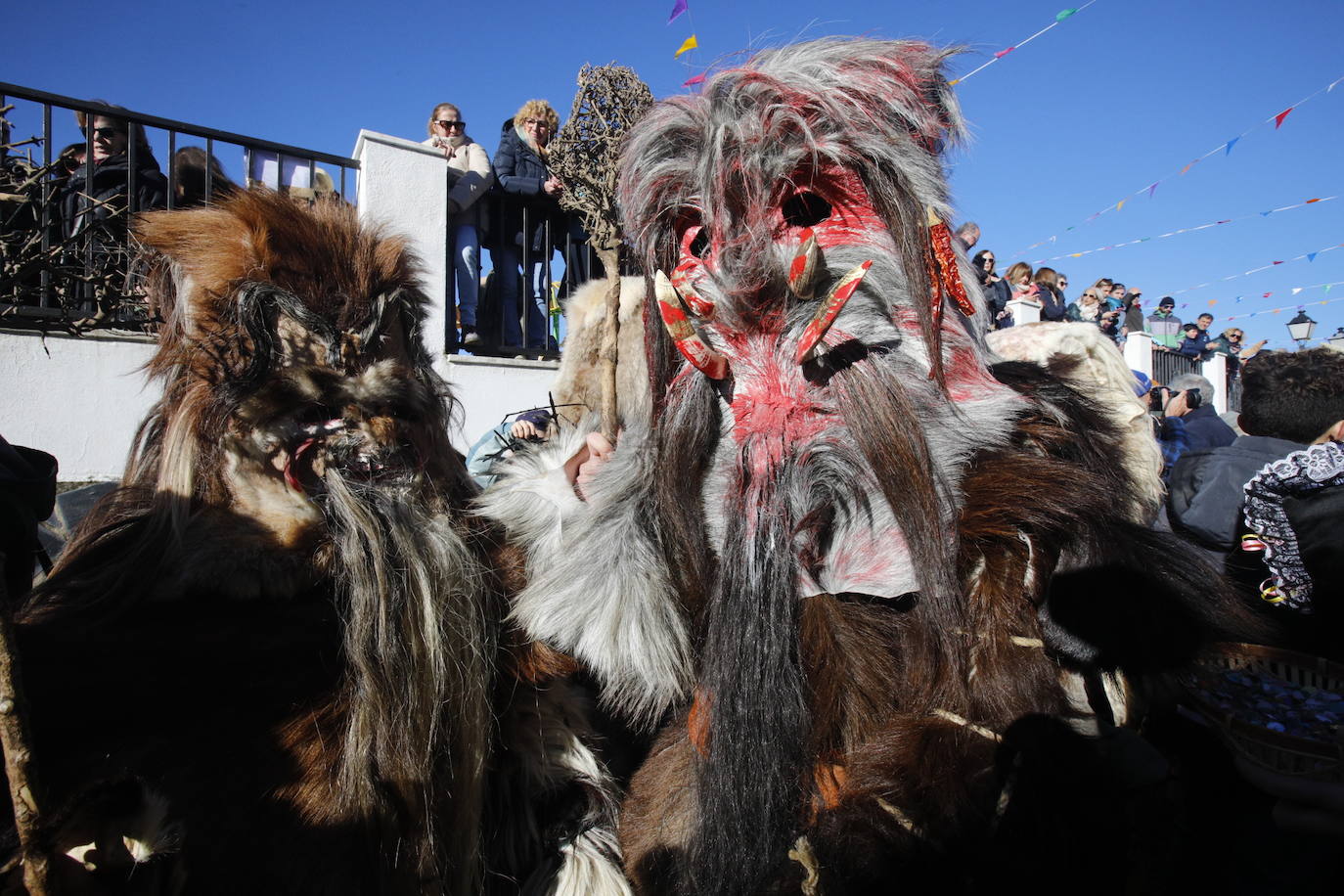 Carantoñas multitudinarias y con ansia de ser internacionales (I)