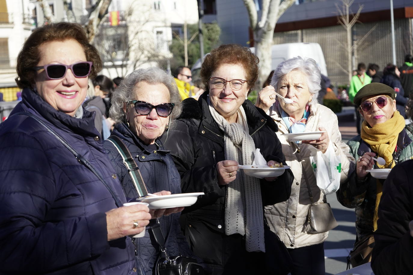 2.500 raciones de migas solidarias en Badajoz