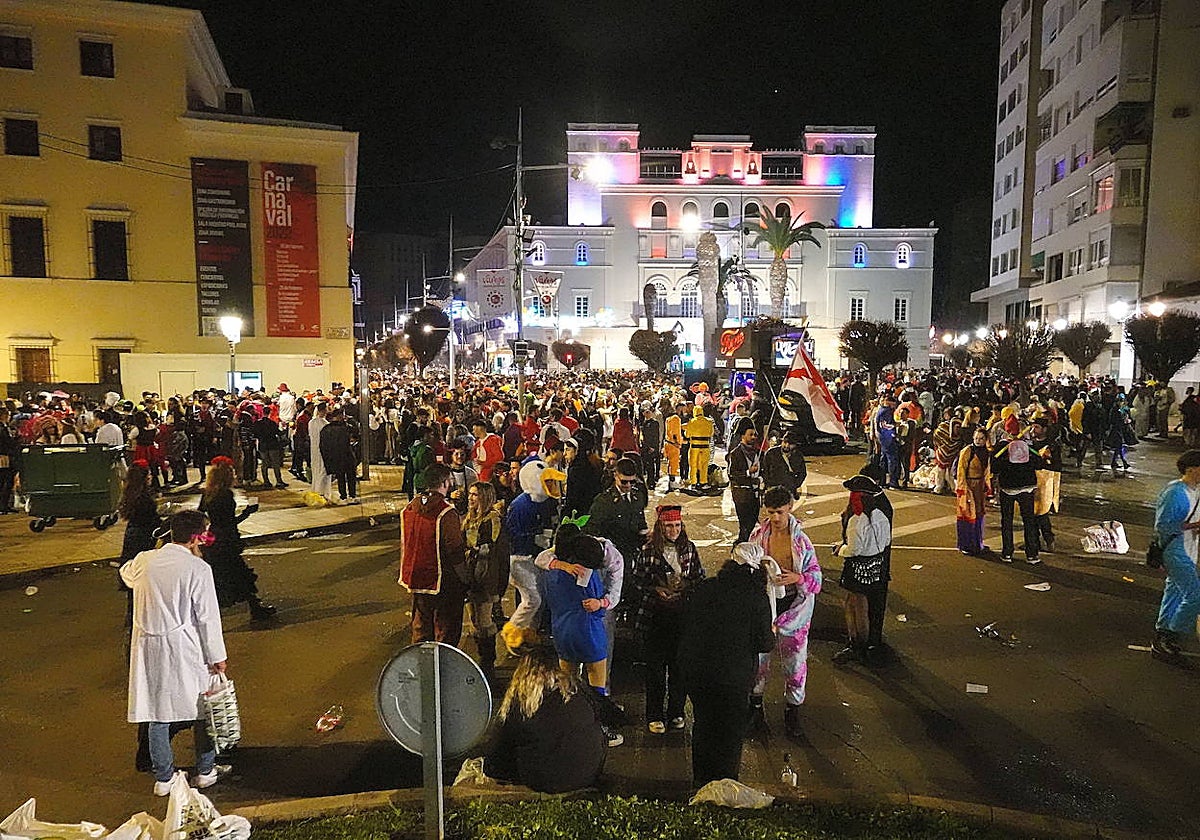 Ambiente en los Carnavales de Badajoz en San Atón.