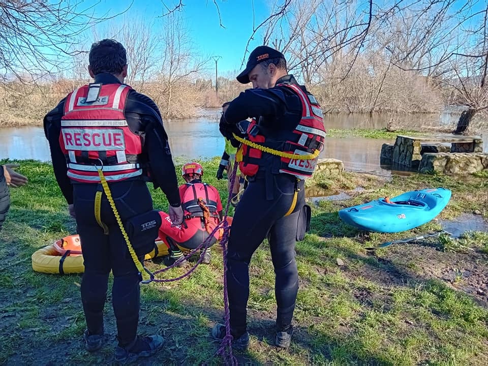 Imágenes del rescate del cuerpo de la mujer desaparecida en Carcaboso