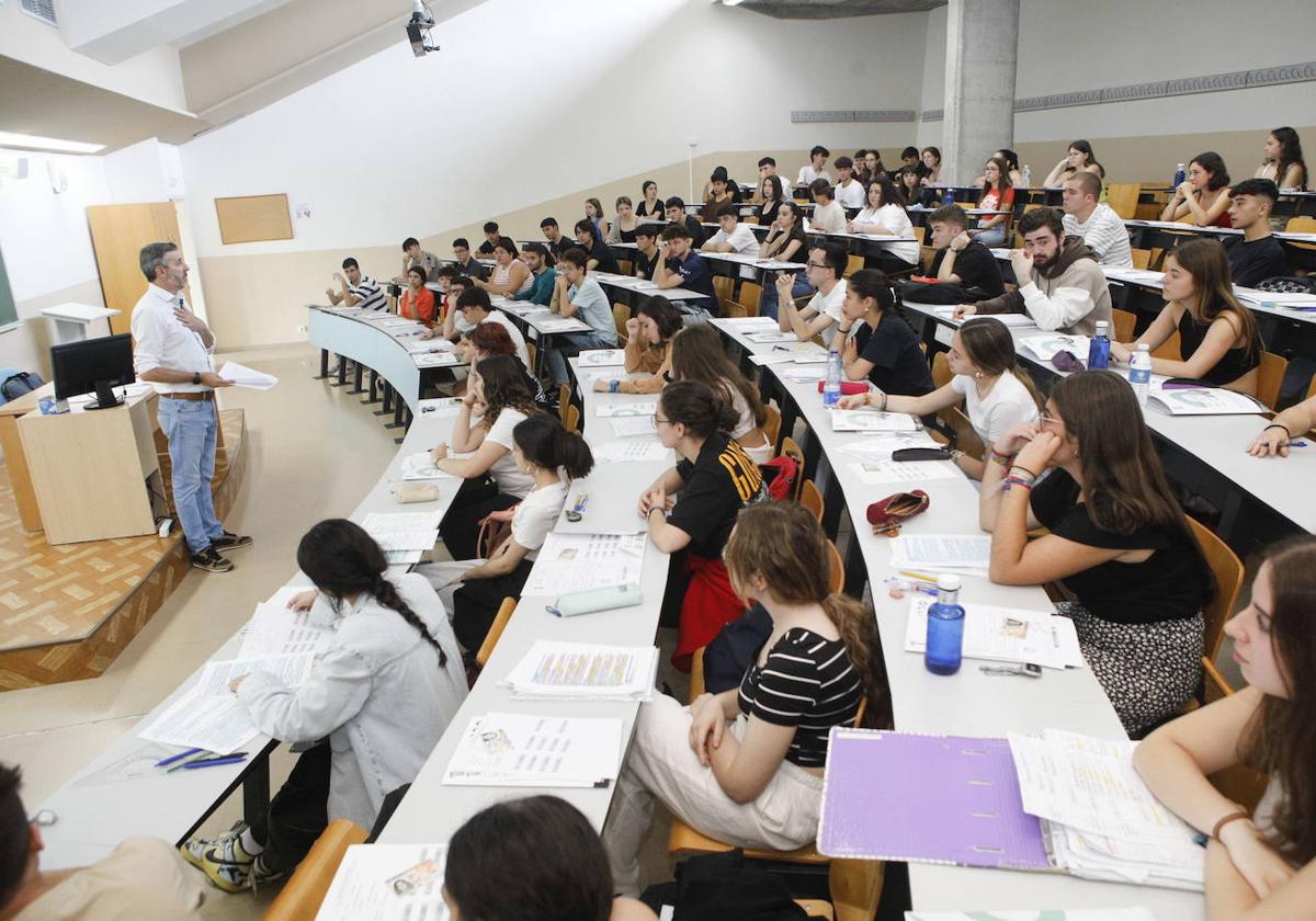 Extremadura plantea que la EBAU se adapte a alumnos con dificultades específicas de aprendizaje