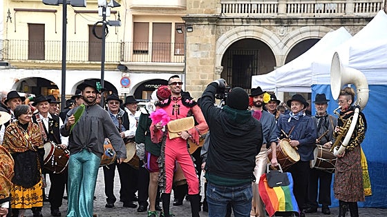 El Ayuntamiento de Plasencia defiende el videoclip del Gato con Jotas para el Martes Mayor