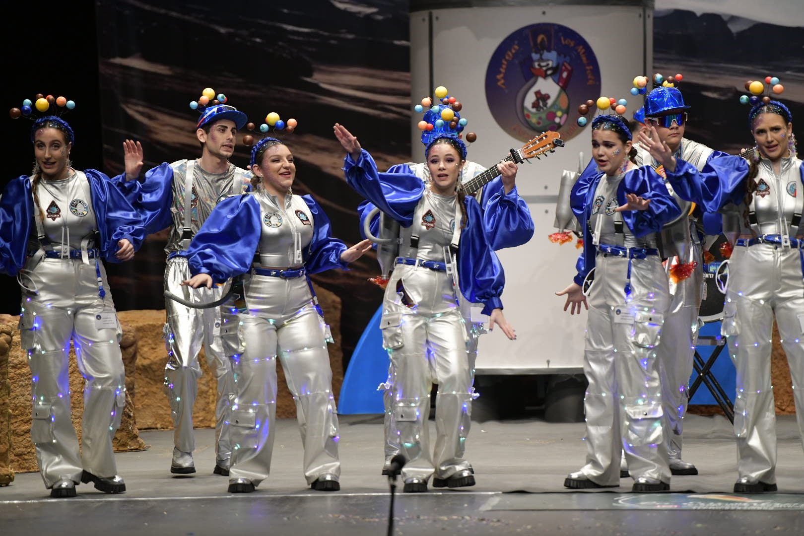 Los Mini Folk conquistan su espacio como astronautas