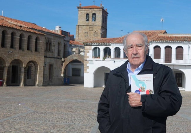 Barriga, en la plaza de Garrovillas de Alconétar, el pasado miércoles.