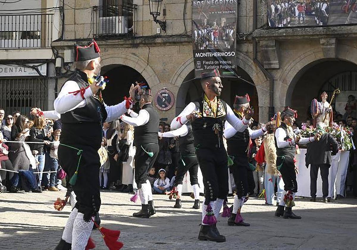 Las mejores imágenes de los Negritos de San Blas de Montehermoso