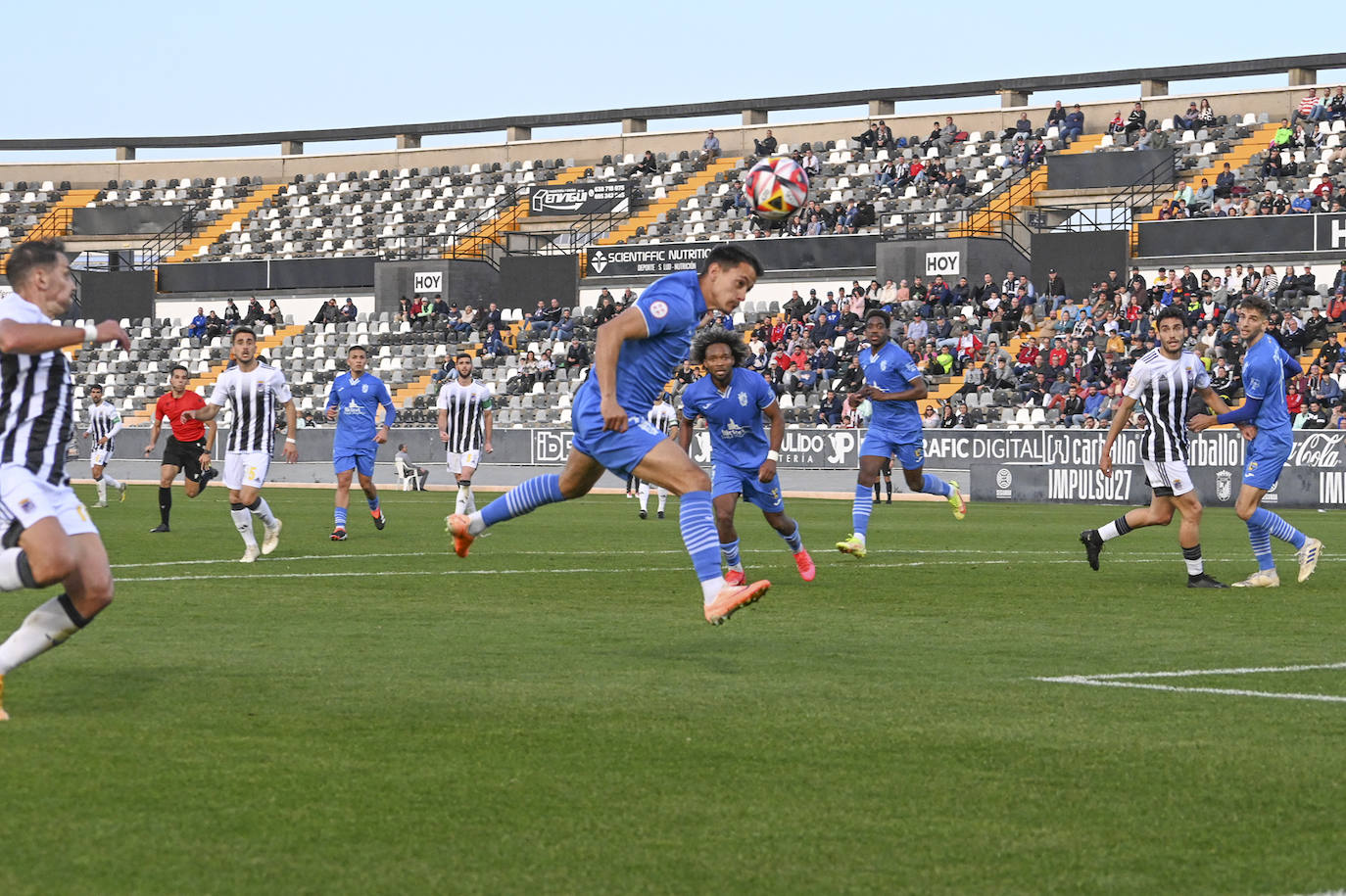 El partido entre el Badajoz y el Illescas, en imágenes