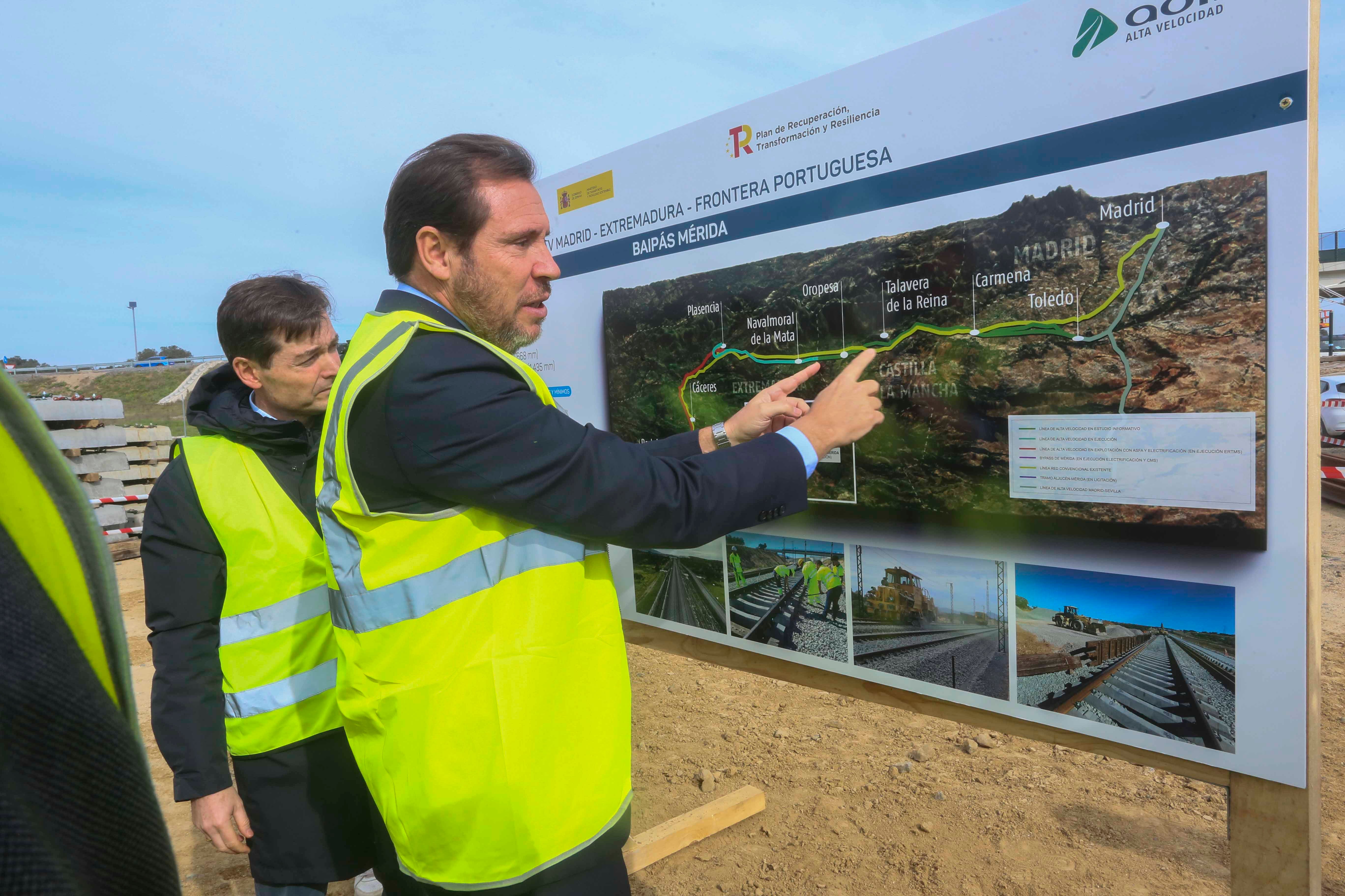 Puente espera solucionar «muy pronto» la línea de alta velocidad por Toledo