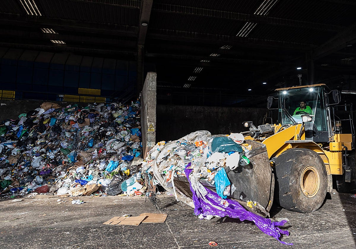 Zona en la que se depositan los residuos urbanos en el ecoparque de Mirabel.