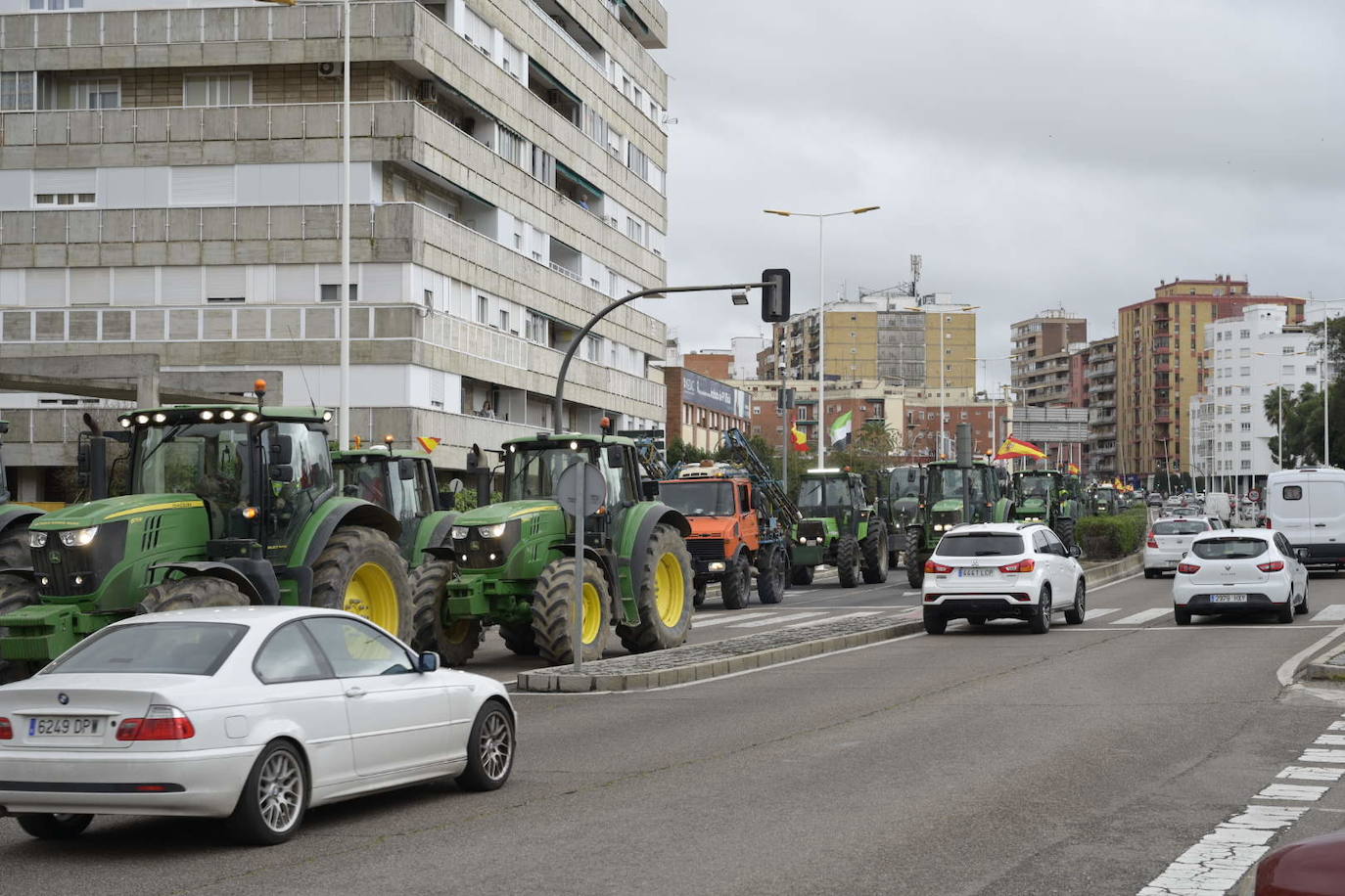 Fotos | Protesta de los agricultores este viernes en Badajoz