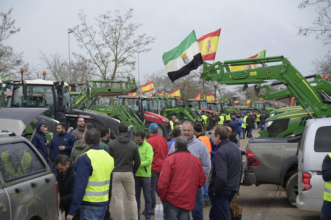 Fotos | Protesta de los agricultores este viernes en Badajoz