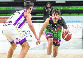 Pablo Rodrigo, con el Cáceres ante el Valladolid.