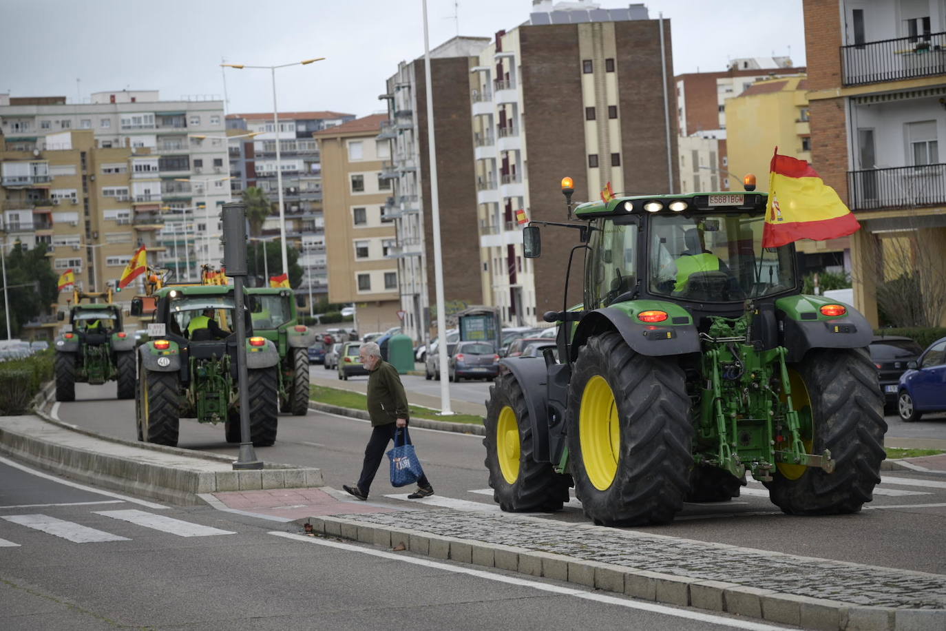 Tractores pasando por el centro de Badajoz.