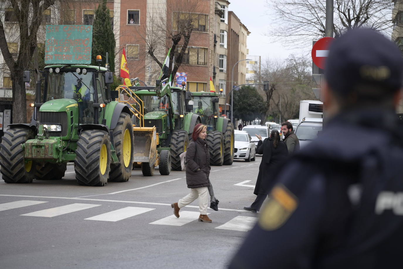 Tractores pasando por el centro de Badajoz.