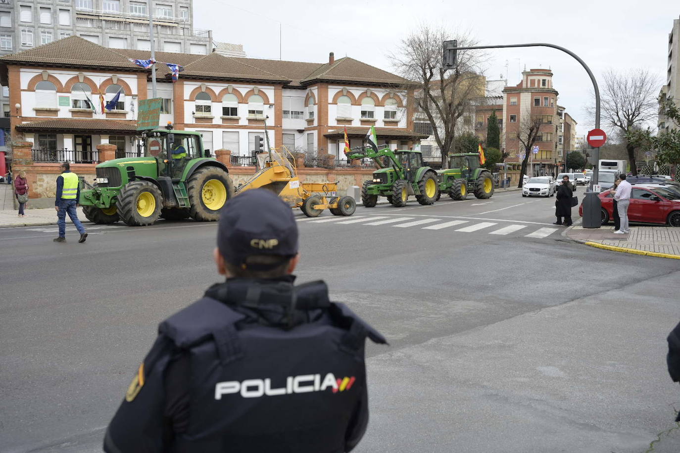 Tractores pasando por el centro de Badajoz.