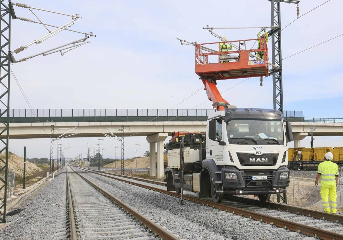 Obras de electrificación en los tramos de Mérida.