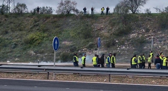 La Policía Nacional ha lanzado gases lacrimógenos a los manifestantes. 