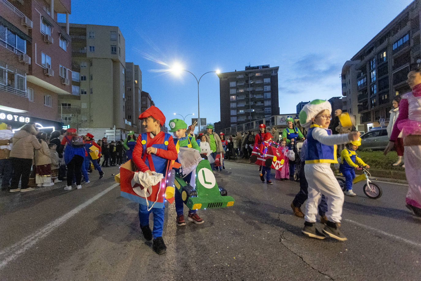 El desfile del Carnaval de Cáceres, en imágenes
