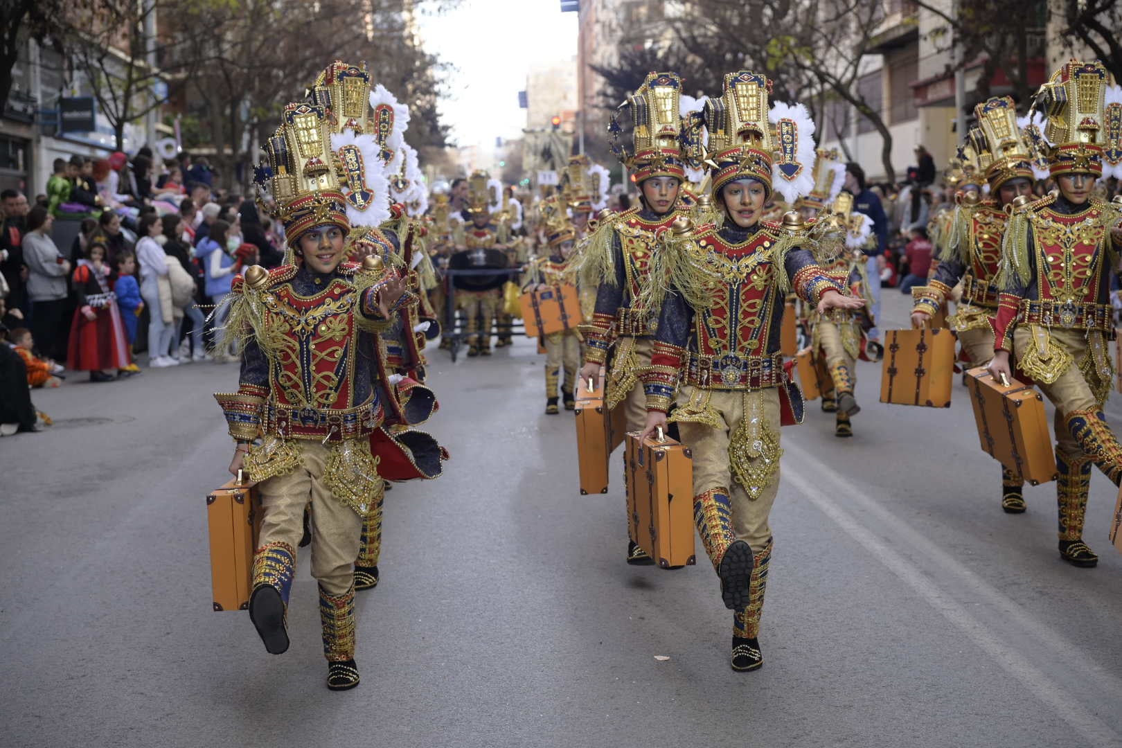 Las mejores imágenes del colorido desfile infantil del Carnaval de Badajoz 2024 (I)