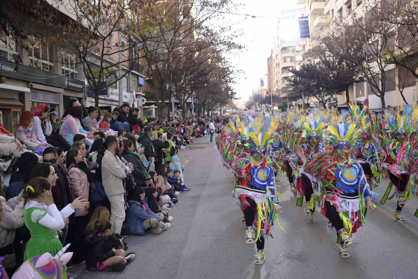 Las mejores imágenes del colorido desfile infantil del Carnaval de Badajoz 2024 (I)