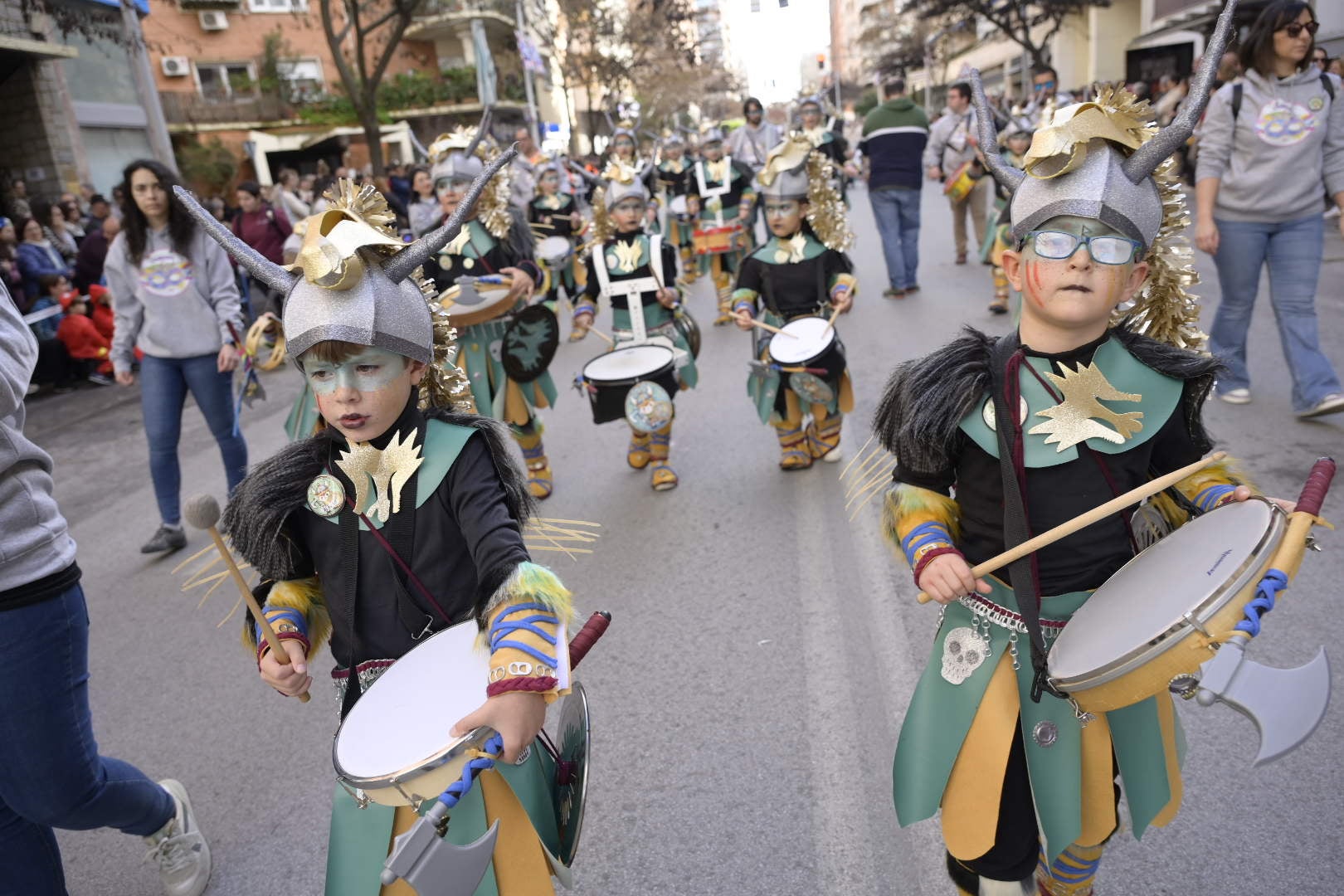 Las mejores imágenes del colorido desfile infantil del Carnaval de Badajoz 2024 (II)