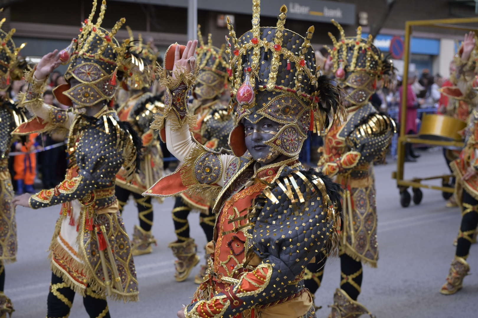 Las mejores imágenes del colorido desfile infantil del Carnaval de Badajoz 2024 (II)