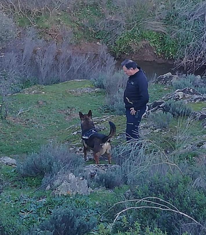 Imagen secundaria 2 - Dispositivo de búsqueda sobre el terreno de Juan Carlos Olalla, hace unos días.