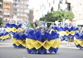 Las mejores imágenes del gran desfile de comparsas del Carnaval de Badajoz I