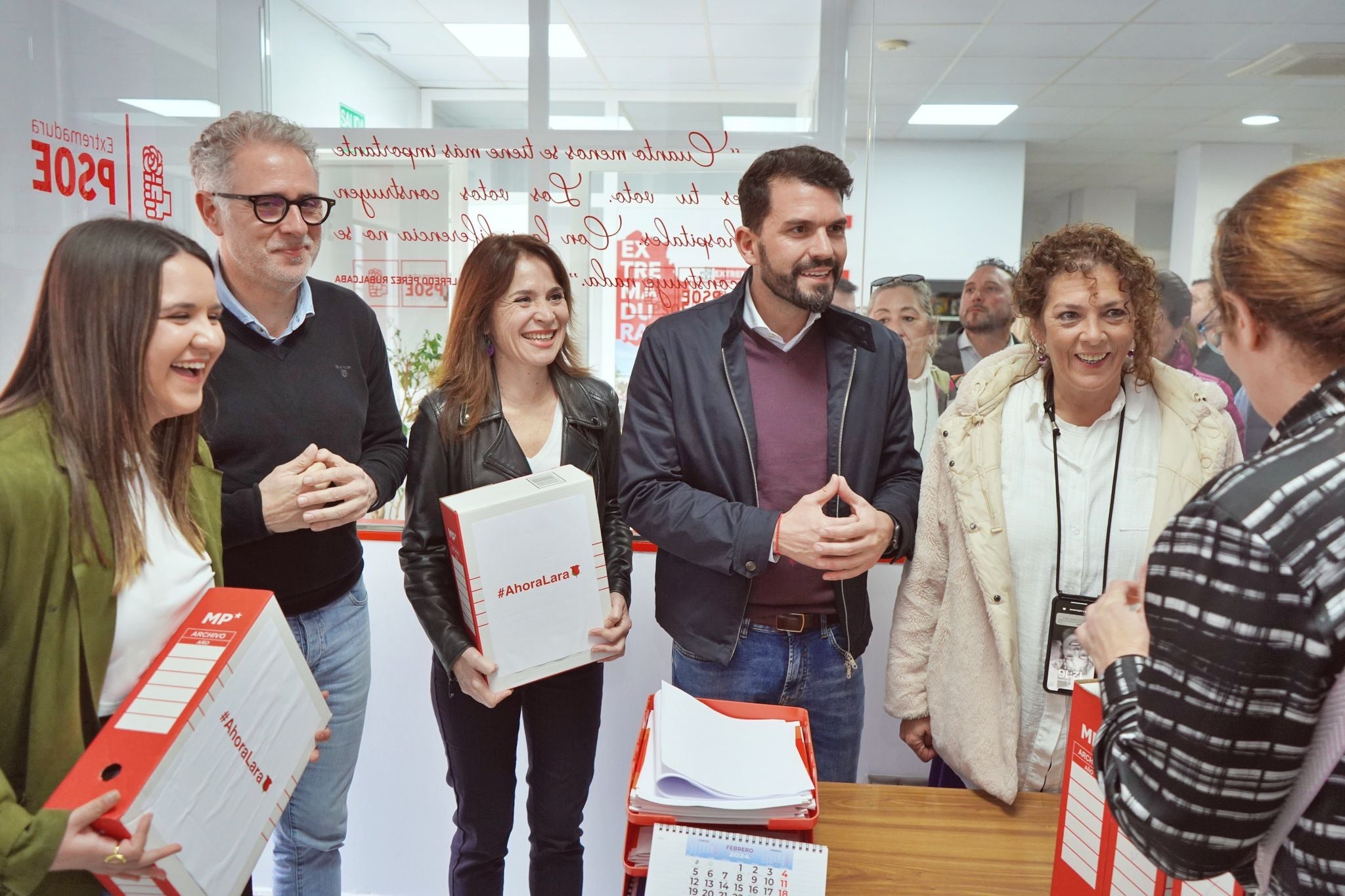 Integrantes de la candidatura de Garlito registran los avales.