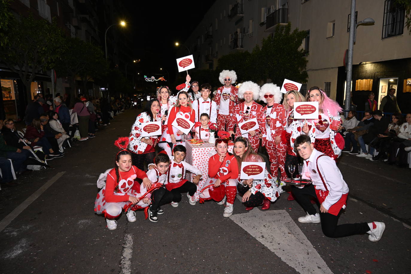Las mejores imágenes de los grupos participantes en el desfile del Carnaval de Badajoz
