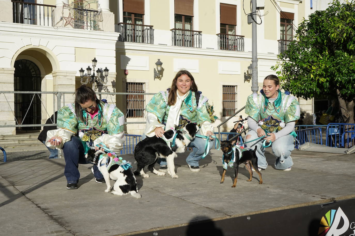 Las mejores imágenes del concurso de disfraces de mascotas del Carnaval de Badajoz