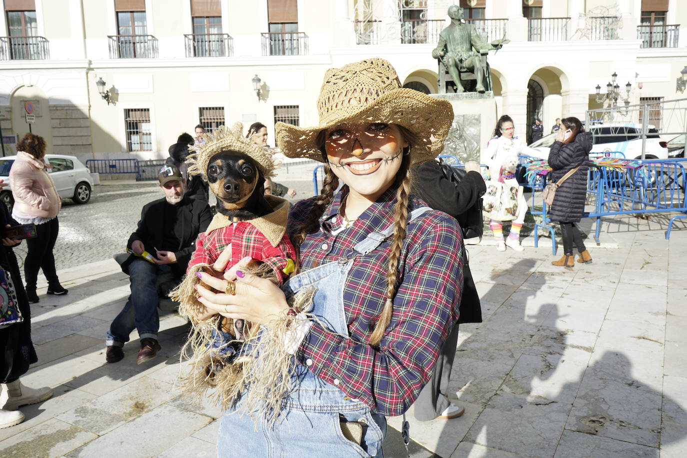 Las mejores imágenes del concurso de disfraces de mascotas del Carnaval de Badajoz