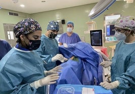 Intervención quirúrgica en un hospital extremeño.