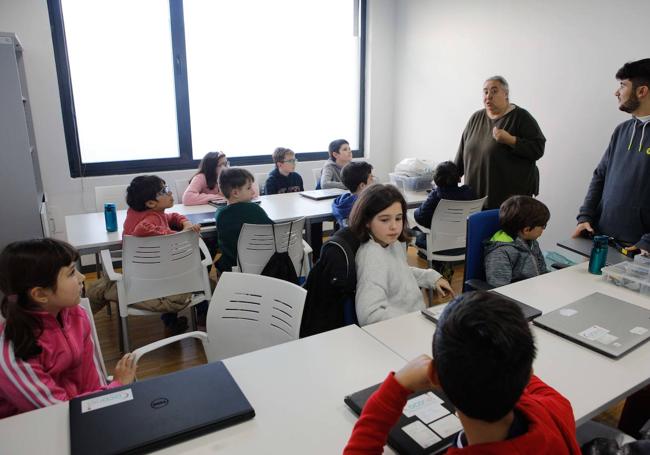 Taller sobre la mujer en la ciencia.