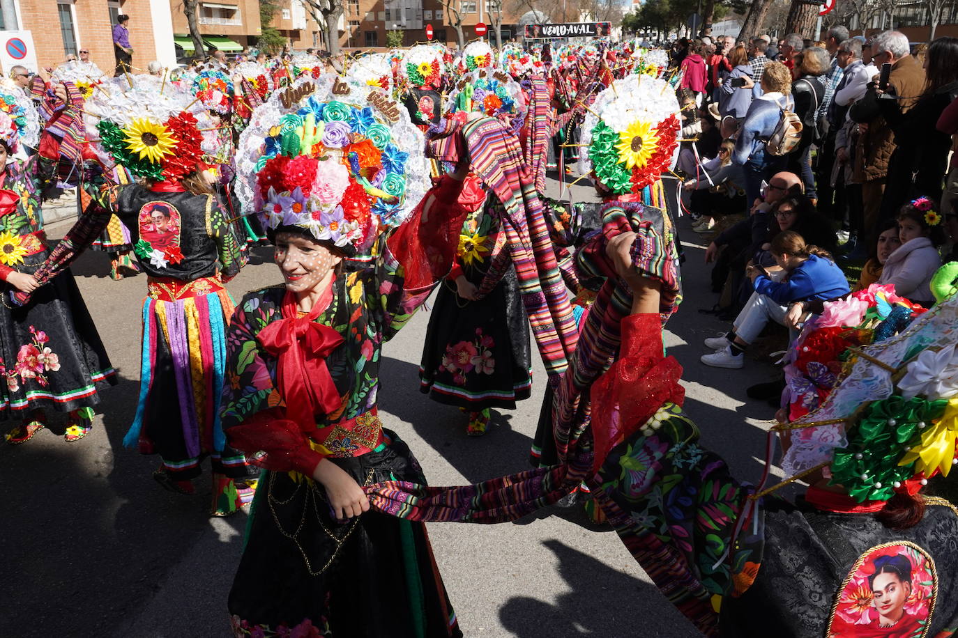 Las mejores imágenes del Desfile despedida del Carnaval de Badajoz 2024 (II)