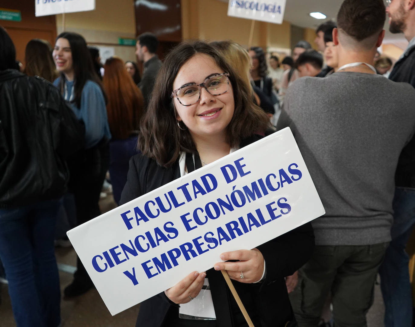 Imagen secundaria 2 - La UEx abre sus puertas en Badajoz a los futuros universitarios