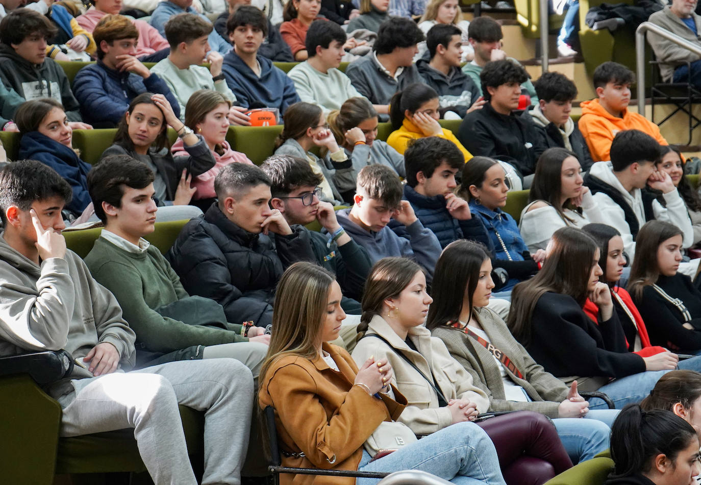 Imagen secundaria 1 - La UEx abre sus puertas en Badajoz a los futuros universitarios