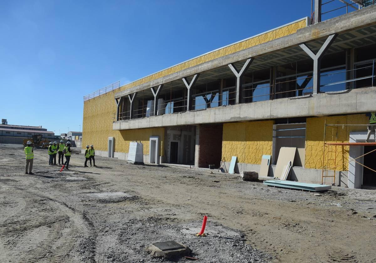 La fábrica de diamantes de Trujillo emplea ya a una treintena de personas en la primera fase