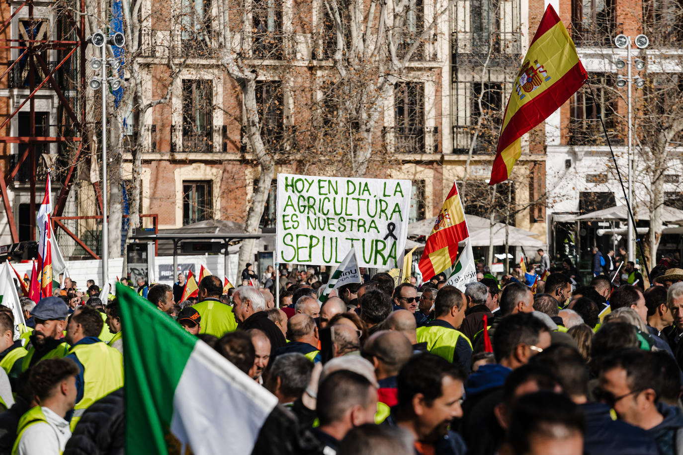 Los agricultores extremeños llevan su protesta al centro de Madrid