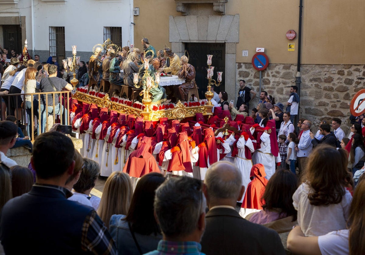 Uno de los pasos de la Semana Santa placentina, de interés turístico regional.