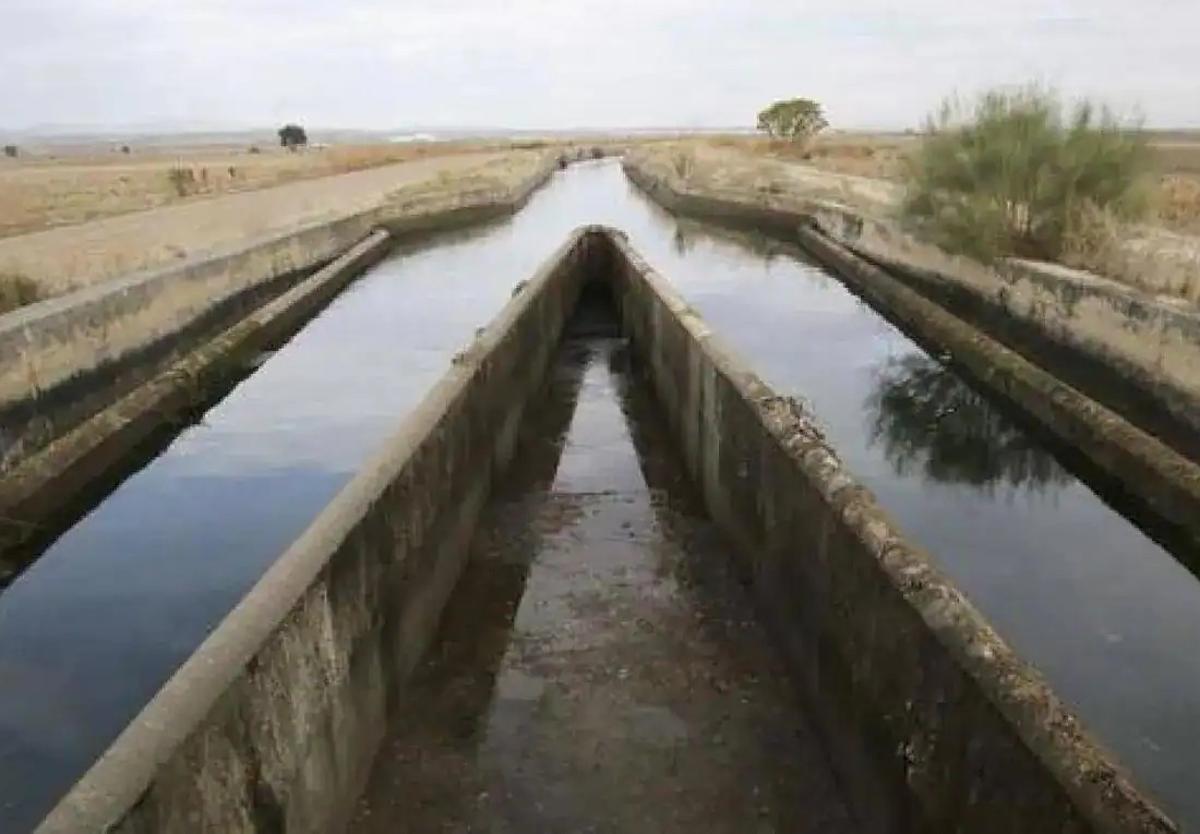 Guardiola pide al Gobierno que incluya el regadío Tierra de Barros en el Plan Hidrográfico del Guadiana