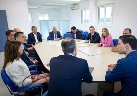 María Guardiola este jueves reunida en Navalmoral de Mata con los directivos de Envision.