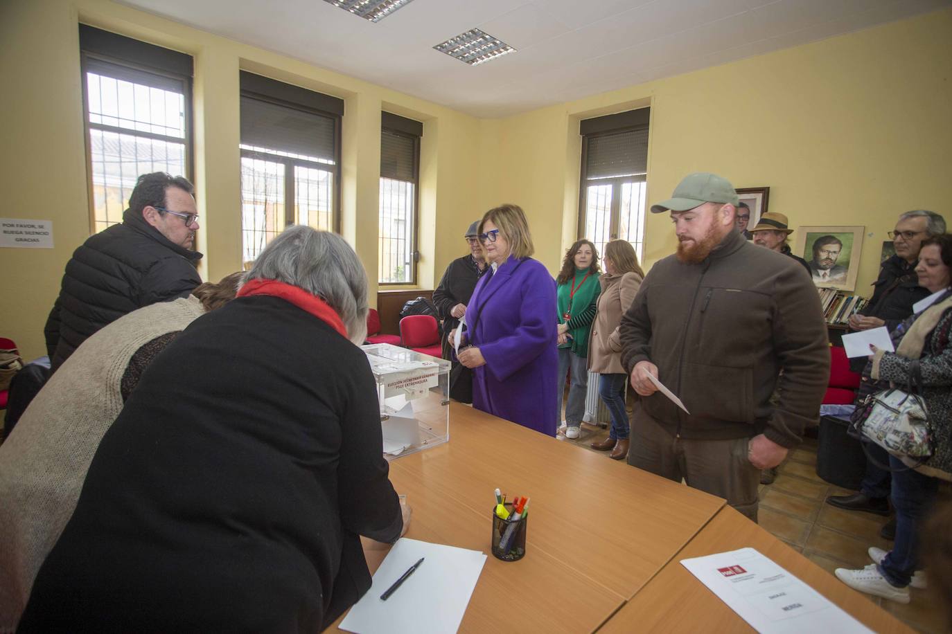 Las primarias del PSOE en Extremadura, en imágenes