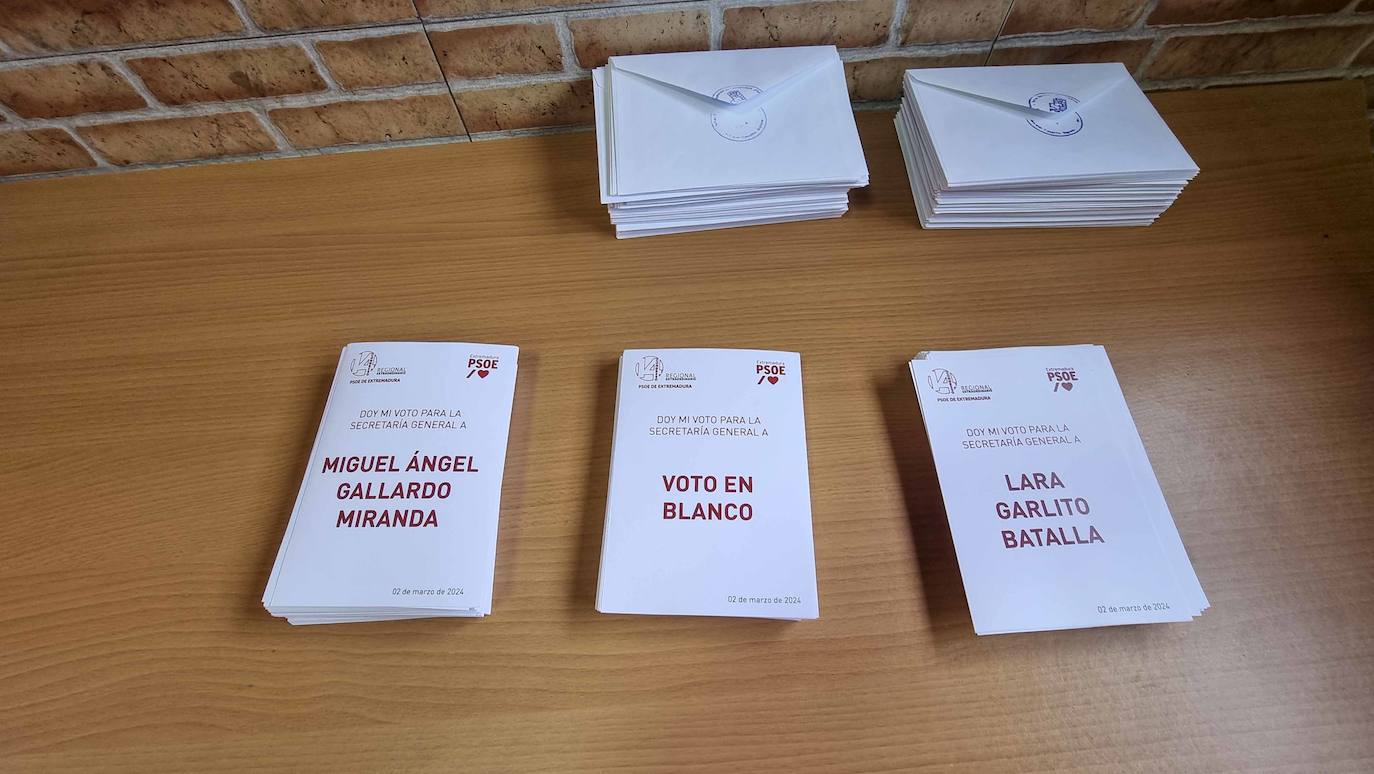 Las primarias del PSOE en Extremadura, en imágenes