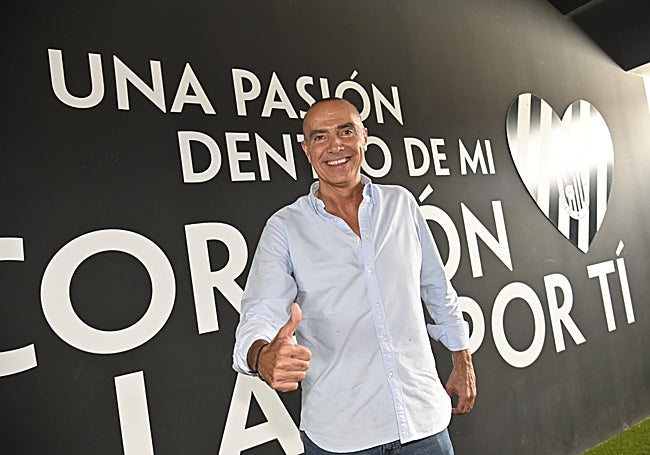 Luis Oliver, en el Nuevo Vivero el día que anunció la compra del Badajoz por parte de Lanuspe.