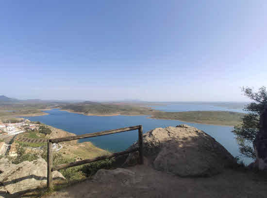 La Junta destina más de cuatro millones para suministrar agua a Almendralejo desde Alange